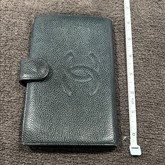 Vintage CHANEL Textured Black Leather Wallet Hologram - Picture 3 of 12